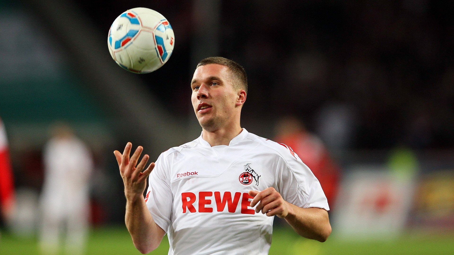 水球快攻中立代表队A形成压制，水球站位